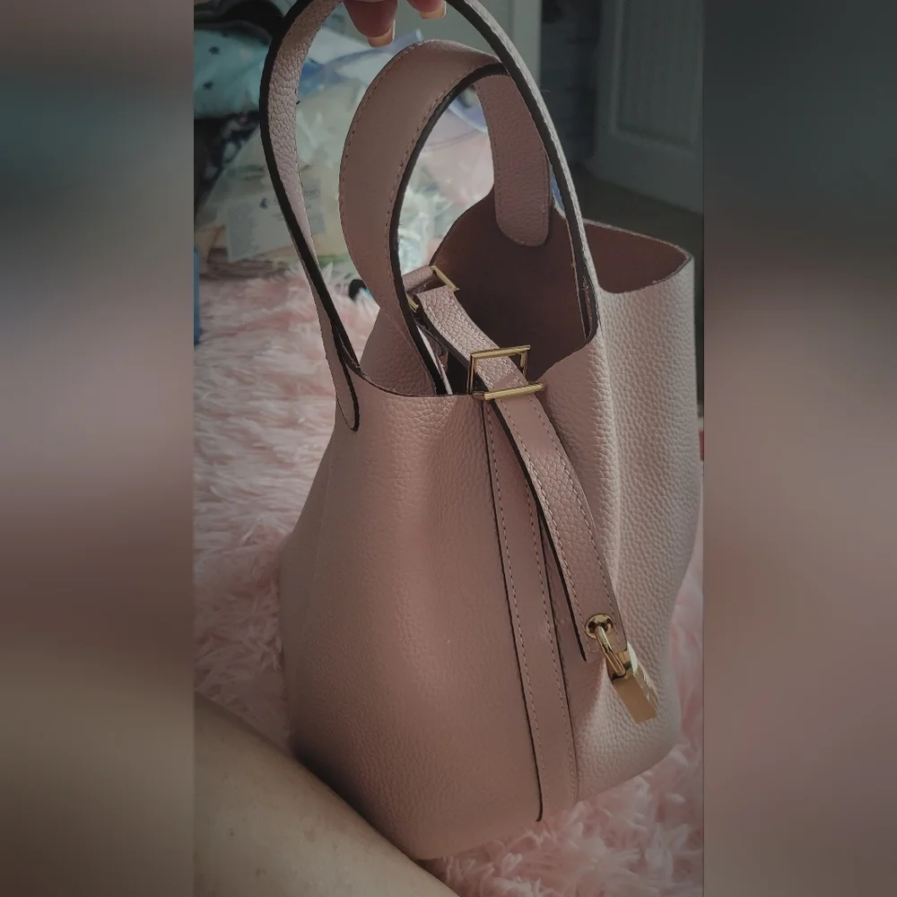 Elegant Pink Leather Tote Bag - Picture 2 of 6